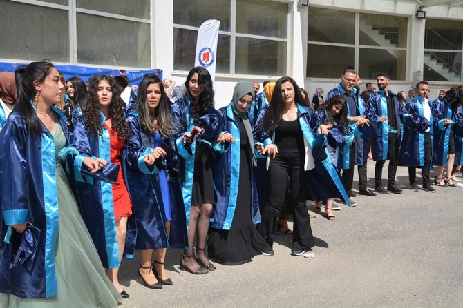 Hakkari üniversitesi mezuniyet töreni 2022 galerisi resim 17