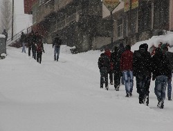 Hakkari'de 511 köy yolu ulaşıma kapandı