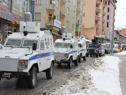 Bakan Şahin Hakkari'den ayrıldı