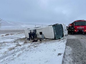 Tur otobüsü kaza yaptı: 5 ölü