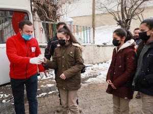 Tüm okullarda eşzamanlı deprem tatbikatı