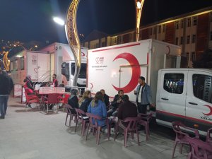 Kızılay mobil kan aracı Hakkari'de