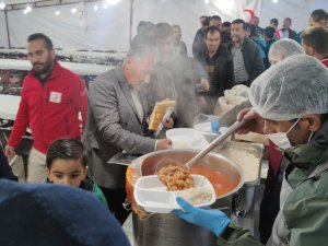 Kızılay Hakkari'de iftar çadırı açtı