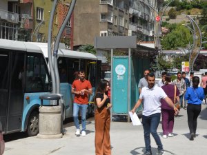 Hakkari Belediyesi YKS adaları ücretsiz taşıdı