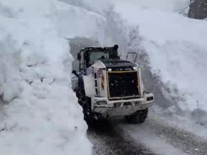 Yüksekten düşen ekip şefi yaralandı