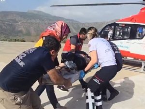 Ambulans helikopter hamile kadın için havalandı