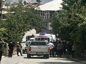 Hakkari'de bir genç babasını öldürdü