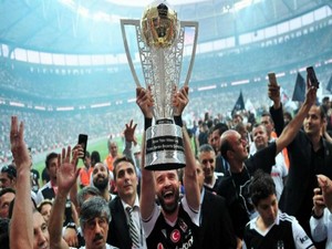 Beşiktaş Kupalarıyla Tarihe Damga Vuruyor!