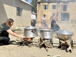 Kadınlar kış hazırlıklarına başladı