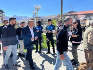 Hakkari polisi stant kurdu bilgilendirme yaptı