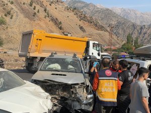 Hakkari-Çukurca karayolunda kaza 7 yaralı