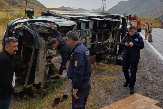 Hakkari-Van karayolunda trafik kazası