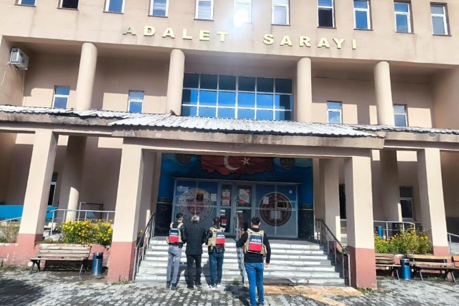 Hakkari'de çeşitli suçlardan 23 kişi tutuklandı