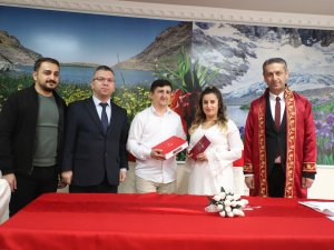 Vali Yardımcısı Berber nikah şahitliği yaptı