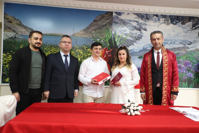 Vali Yardımcısı Berber nikah şahitliği yaptı