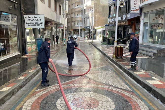 Hakkari caddeleri tazyikli suyla yıkandı