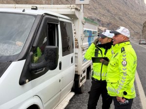 Hakkari polisinde, radarla hız uygulaması