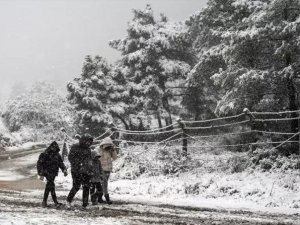 İstanbul ilçelerine yılın ilk karı yağdı