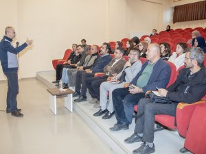 Glokal Hikayeler: Yerelden Dünyaya Bir Tarih Okuması" konferansı