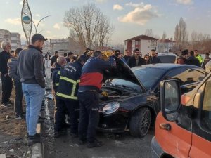 Şemdinli yolunda kaza: 2 yaralı