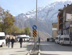 Hakkari esnafı kepenk kapattı