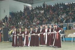 HAKKARİ/DE HALK OYUNLARI YARIŞMASI