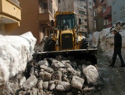 Hakkari'de kar temizleme çalışması