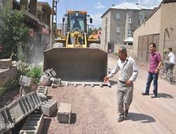 Gever belediyesi dur durmak bilmiyor