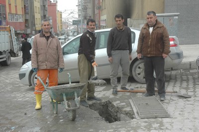 TIKANAN LOGARLAR TEMİZLENİYOR