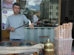 İŞSİZLİK MARAŞ DONDURMASINI VURDU