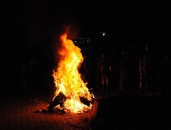 Hakkari'de Kobanê için tencereli eyleme polis müdahale etti.