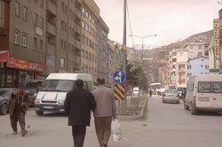 HAKKARİ DE HAYAT NORMALE DÖNDÜ