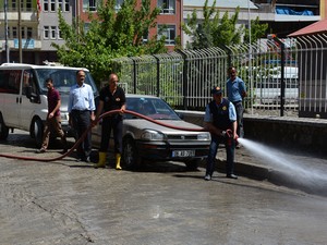 Hakkari’de cadde ve ara sokaklar yıkandı