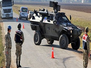 Bitlis ve Erzurum’da karakollara saldırı