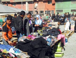 Hakkari'de halk pazarı kuruldu