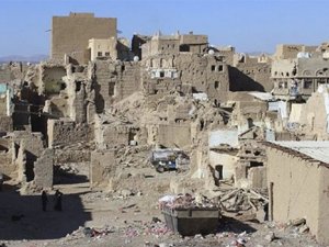 Suudi'ler Yemen'i vurdu: En az 45 ölü