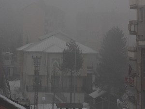 Hakkari'de soğuk hava ve sis hakim