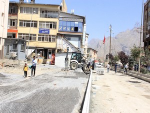 Hakkari modern caddelere kavuşuyor!