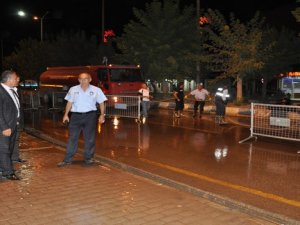 Cengiz topel Caddesi tazyikli su ile yıkandı!