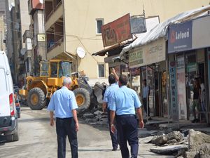 Hakkari’de barakalar kaldırılıyor esnaf tepkili!