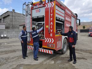 Yüksekova çok amaçlı itfaiye aracına kavuştu!