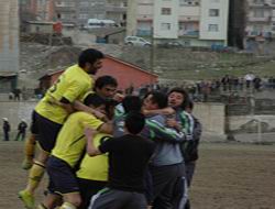 Özel İdarespor (Bal) ligine yükseldi