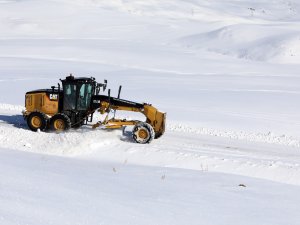 Van’da 59 yerleşim yerinin yolu kapandı