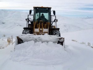 Van’da 237 yerleşim yeri yolu kapandı