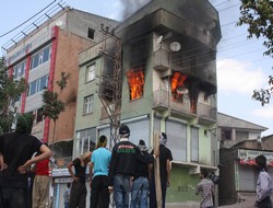 Gaz bombası yangın çıkarttı