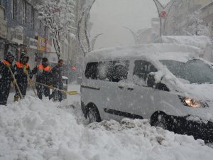 Hakkari kara gömüldü