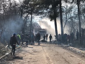 Yunanistan, sığınma başvurularını bir ay askıya aldı