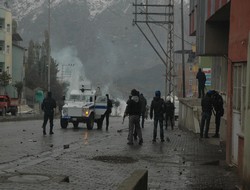 Patlamada bir polis yaralandı