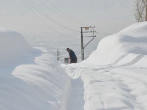 Hakkari'de 12 yerleşim yeri kapandı