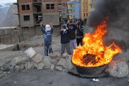 HAKKARİ'DE OLAYLAR DURMAK BİLMİYOR